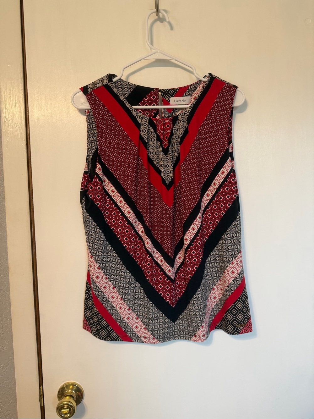 Calvin Klein Red and Black Patterned V-Neck Sleeveless Top